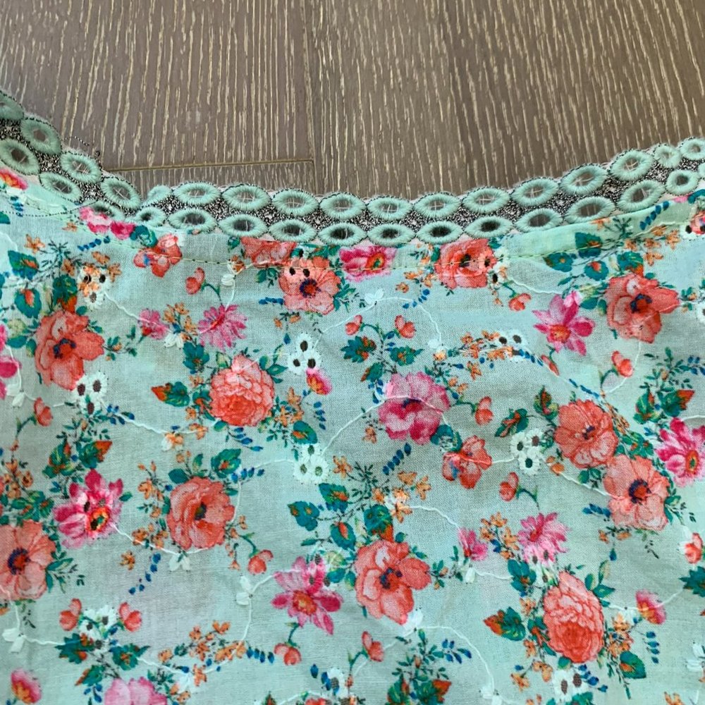 Tolani Collection Teegan Floral print top - Picture 9 of 9